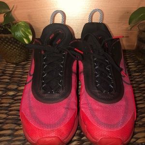 Nike 2090 Red and black size 8 1/2 men